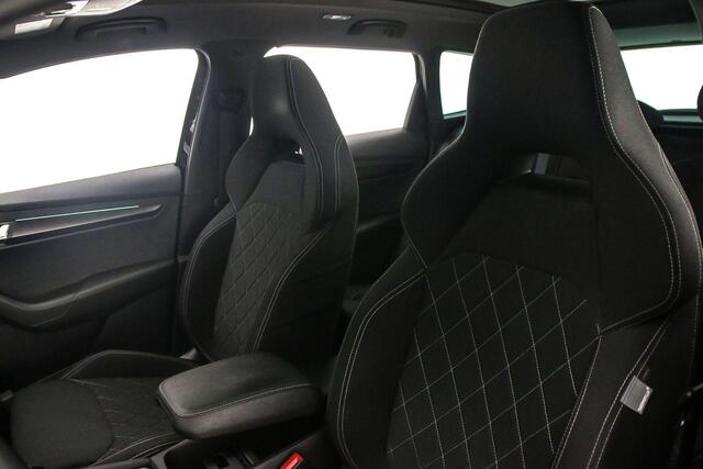 Skoda Karoq Sportline Business 1.5 TSI 150pk DSG Automaat Trekhaak, Panoramadak, Achteruitrijcamera, Adaptive cruise control, Navigatie, Elektrische achterklep