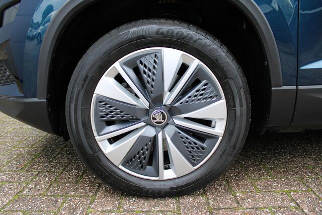 Skoda Karoq 1.5 TSI ACT Business Edition Plus | Trekhaak | Winterpack | Camera | Navigatie | Adaptive cruise control