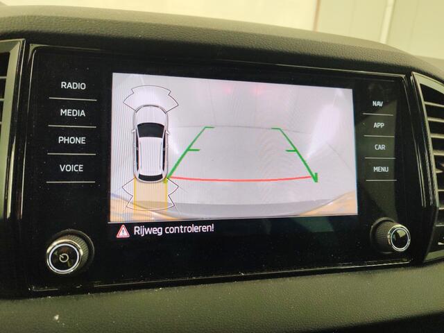 Skoda Karoq 1.5 TSI DSG ACT Sportline Business Wegklapbare trekhaak - Adaptieve Cr.control - Stoel+Stuur+Voorruitverwarming - Elektrische achterklep - Premium audio - 19Inch LMV