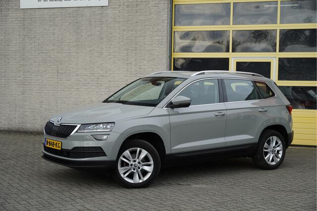 Skoda Karoq 1.0 TSI Business Edition Plus BJ2021 Lmv 17" | Led | Pdc | Navi | Keyless entry | Achteruitrijcamera | App-Connect | Climate control | Cruise control | Sportstoelen | Getint glas