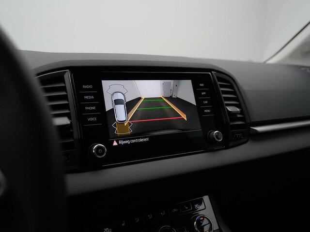 Skoda Karoq 1.5 TSI ACT 150 pk DSG Business Edition | Stuur-/stoelverwarming | Achteruitrijcamera | Carplay | Virtual Cockpit
