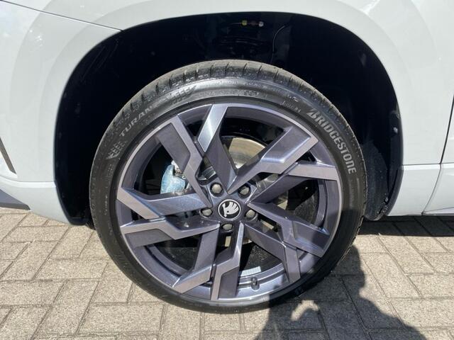 Skoda Karoq 1.5 TSI DSG SPORTLINE PANO-DAK/TREKHAAK/CAMERA/CARPLAY/ACC/STOELVERW