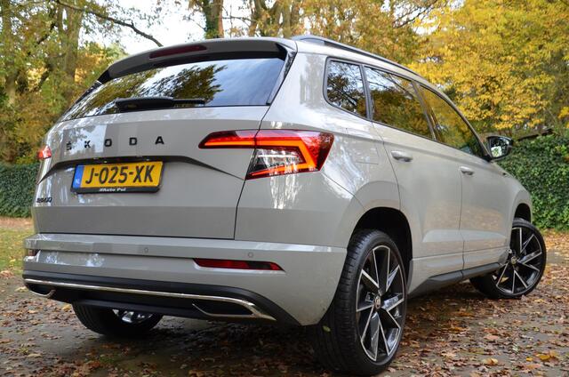 Skoda Karoq 1.5 TSI ACT Sportline Business Automaat/Navi/Led/Pdc/Ecc/Stoelverwarming/Virtual Cockpit/Achteruitrijcamera/Cr-Control adaptief/Privacy-Glass