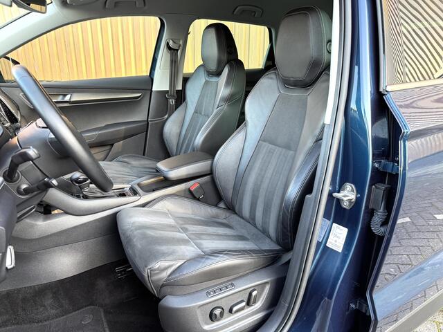 Skoda Karoq 1.5 TSI ACT Style | Automaat! | Apple Carplay | Android Auto | Camera | Navigatie | Stoelverwarming | Elektrische Achterklep | DAB | Adaptieve Cruise Control | Sfeerverlichting |