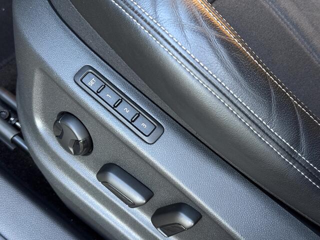 Skoda Karoq 1.5 TSI ACT Style | Automaat! | Apple Carplay | Android Auto | Camera | Navigatie | Stoelverwarming | Elektrische Achterklep | DAB | Adaptieve Cruise Control | Sfeerverlichting |