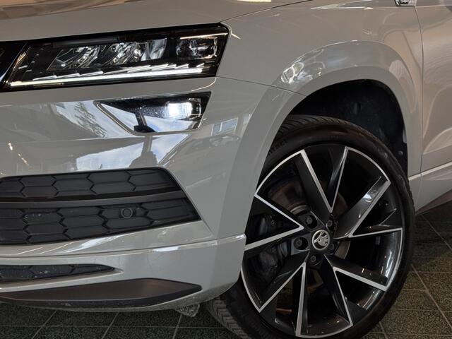 Skoda Karoq 1.5 TSI Sportline Business DSG Pano Virtual ACC Stoelverw 19''
