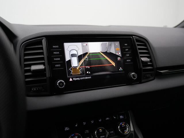 Skoda Karoq 1.5 TSI 150 pk DSG ACT Sportline Business | Panoramadak | Matrix LED | Stuur-/achterbankverwarming | Achteruitrijcamera | Adaptive Cruise