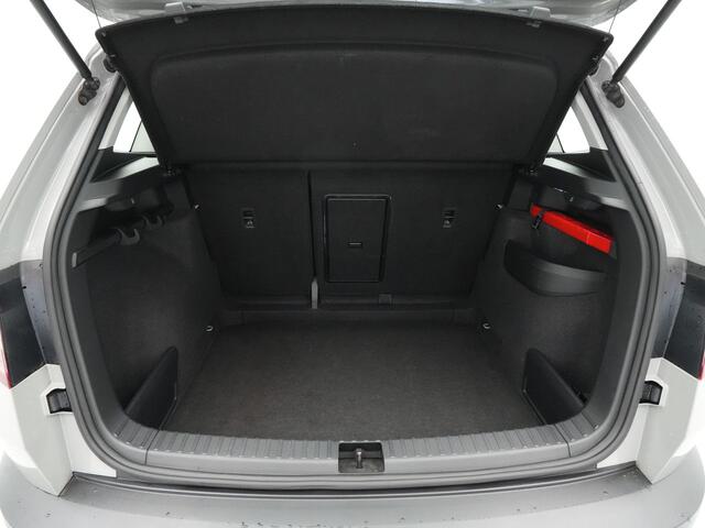 Skoda Karoq 1.0 TSI 115pk Business Edition Plus Navigatie Stoelverwarming Camera Clima Carplay 42