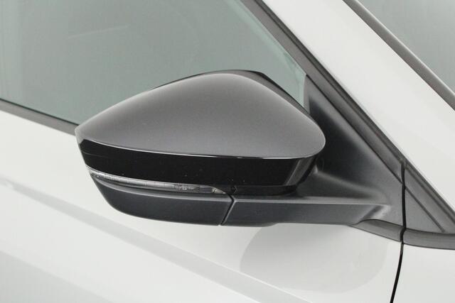 Skoda Karoq 1.5 TSI 150pk DSG ACT Sportline Business Trekhaak Camera Led Virtual Cockpit Keyless Navigatie