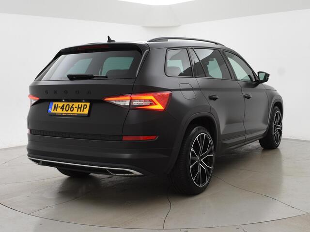 Skoda Kodiaq 1.5 TSI 150 PK DSG AUT. 7-PERS SPORTLINE *MAT ZWART* + ADAPTIVE CRUISE | VIRTUAL COCKPIT | CAMERA | 20 INCH