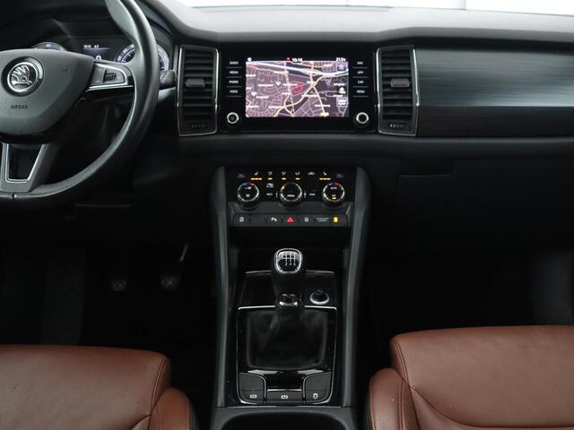 Skoda Kodiaq 1.5 TSI Business Edition 7-persoons | Leder | Trekhaak | Stoelverwarming | Carplay | Camera | Full LED | Navigatie | Canton Sound | Climate control