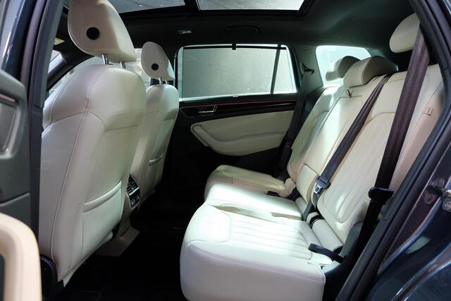 Skoda Kodiaq 2.0 TSI 4x4 L&K Executive / Panodak / Stoelvent. / Trekhaak / 360°