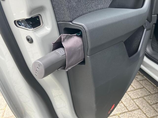 Skoda Kodiaq Business Edition 1.5 TSI PHEV 204 PK DSG | Automaat | Elektrische achterklep | Navigatie | Adaptieve cruise control | 19'' Lichtmetalen velgen | Camera |