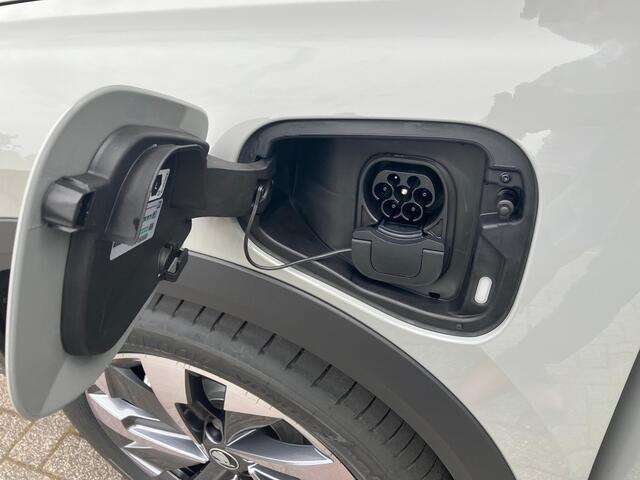 Skoda Kodiaq Business Edition 1.5 TSI PHEV 204 PK DSG | Automaat | Elektrische achterklep | Navigatie | Adaptieve cruise control | 19'' Lichtmetalen velgen | Camera |