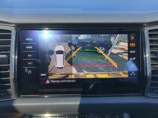 Skoda Kodiaq 1.5 TSI 150pk Style 7persoons / Panorama dak / LED / Navigatie / Camera / Elektrisch wegklapbare Haak / 18" LMV