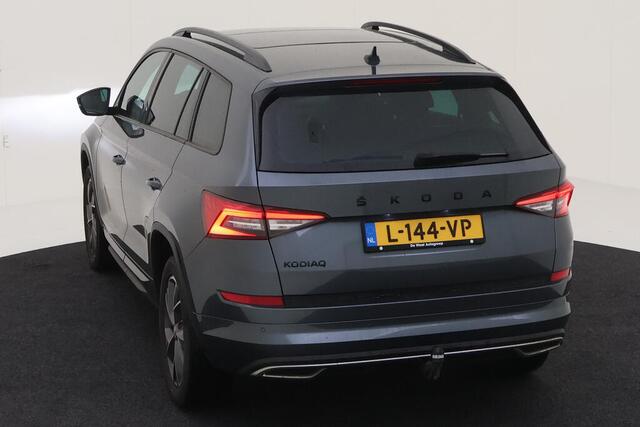 Skoda Kodiaq 1.5 TSI Sportline Business 7p. / AUTOMAAT/ PANO/ ELEK. TREKHAAK/ CAMERA/ PARK. SENSOREN/ MEMORY SEATS/ LED/ VIRTUAL COCKPIT/ STOELVERWARM./ SMARTLINK/ NAVI/ CLIMA/ 19" LMV