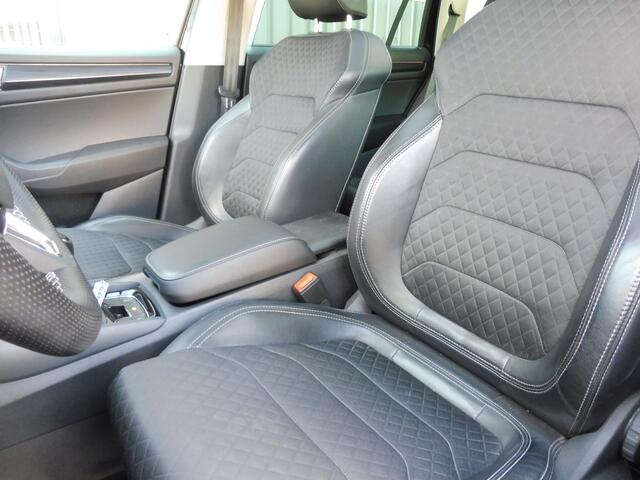 Skoda Kodiaq 1.5 TSI Business Edition Trekhaak | Camera | Panodak | Stof/leer | 1e eig | Géén afleverkosten.