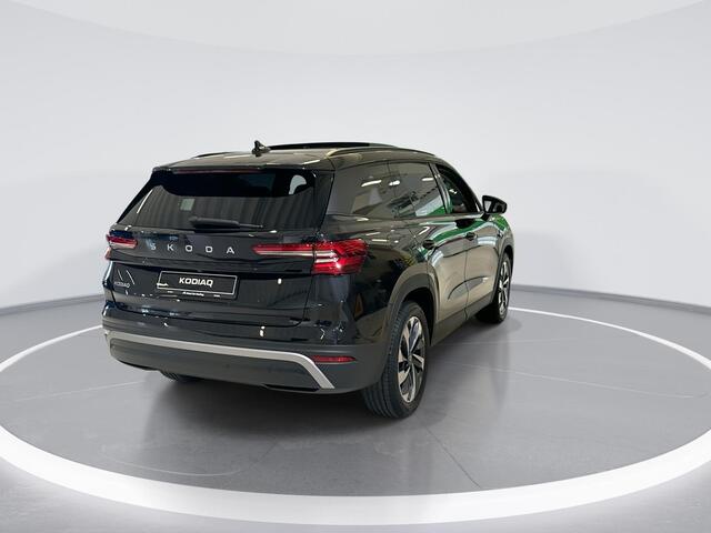 Skoda Kodiaq Business Edition 1.5 TSI m-HEV 110 kW / 150 PK SUV | 7 - Zits | Panorama dak | 4000,- inruilvoordeel