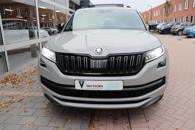 Skoda Kodiaq 1.5 TSI Sportline Business 7p. Automaat. Panoramadak, Trekhaak, 19"lm, navigatie