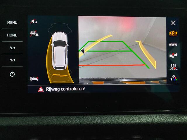 Skoda Kodiaq 1.5 TSI Business Edition Sport stoelen Canton Sound Trekhaak Camera Leer Privacy Glass Keyless Entry/Start 18 Inch