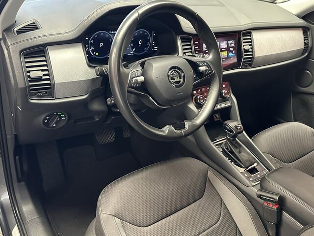 Skoda Kodiaq 1.4 TSI AMBITION AUTOMAAT PANORAMADAK VIRTUAL COCPIT NAVIGATIE APPLE CARPLAY PDC VOOR en ACHTER STOEL EN STUURWIELVERWARMING UITKLAPBARE TREKHAAK !!!