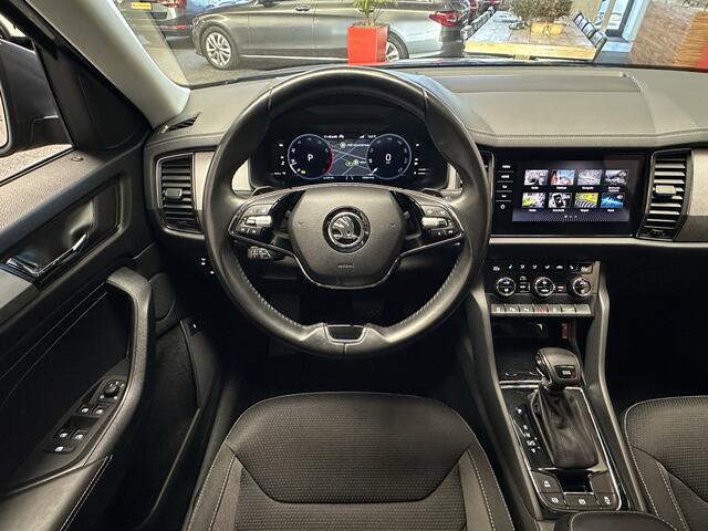 Skoda Kodiaq 1.4 TSI AMBITION AUTOMAAT PANORAMADAK VIRTUAL COCPIT NAVIGATIE APPLE CARPLAY PDC VOOR en ACHTER STOEL EN STUURWIELVERWARMING UITKLAPBARE TREKHAAK !!!