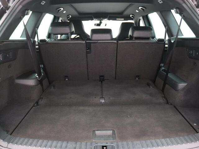 Skoda Kodiaq 1.5 TSI Sportline Business 7p. 150PK DSG Pano-Schuifdak, Trekhaak, Adaptieve Cruise Control, Memorystoel, Elektr. Achterklep, Keyless, Stoelverwarming, 19" LM Velgen, Achteruitrijcamera, Navi