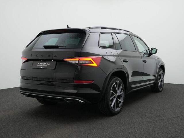 Skoda Kodiaq 7 pers. 1.5 TSI 150 pk DSG Sportline Business | Panoramadak | Trekhaak | Navigatie Columbus | Canton | Stoelverwarming | Achteruitrijcamera