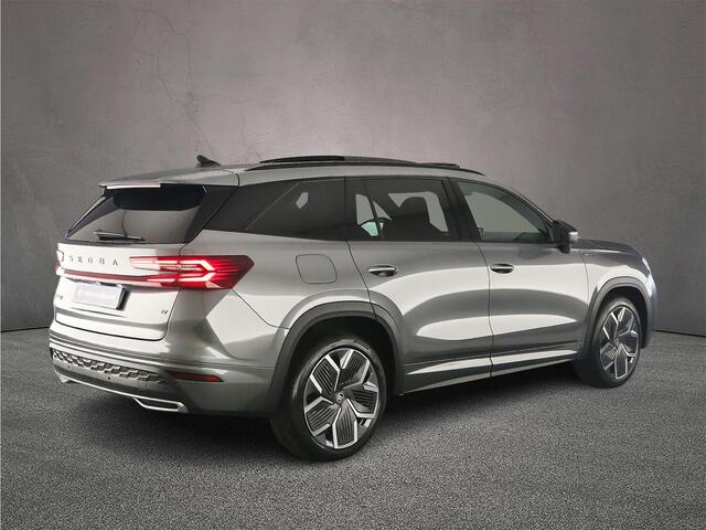 Skoda Kodiaq Sportline Business 1.5 TSI PHEV 204pk DSG Automaat Trekhaak, Panoramadak, Verwarmde voorruit, Adaptive cruiese control, Achteruitrijcamera