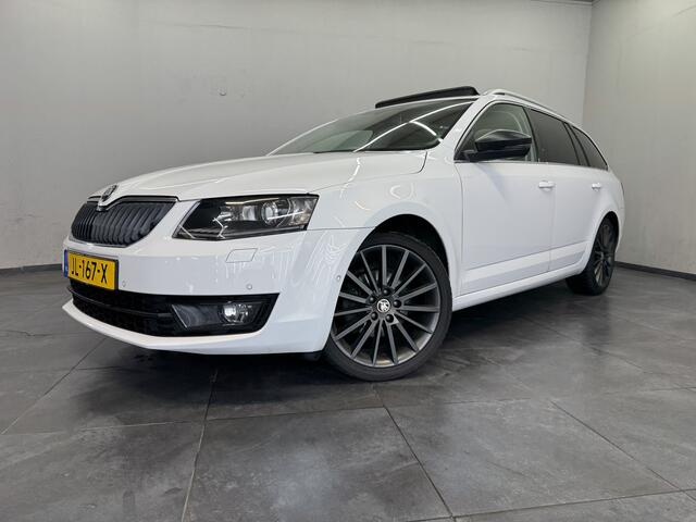 Skoda OCTAVIA Combi 1.4 TSI Greentech Style Businessline?Panoramadak?Sportstoelen?Stoelverwarming?Leder Bekleding?Apple Carplay?DSG?