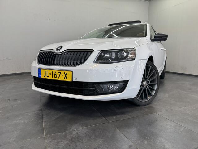 Skoda OCTAVIA Combi 1.4 TSI Greentech Style Businessline?Panoramadak?Sportstoelen?Stoelverwarming?Leder Bekleding?Apple Carplay?DSG?