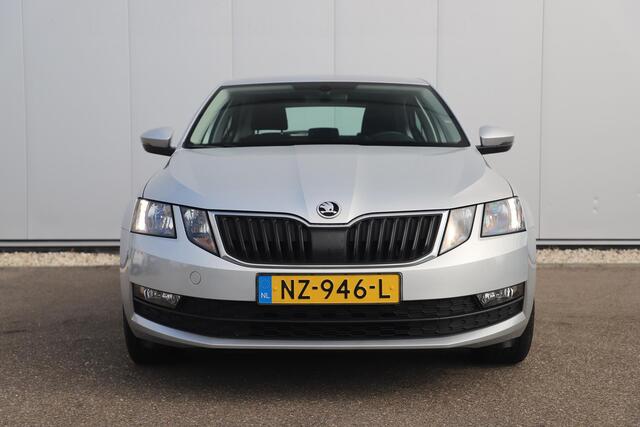 Skoda OCTAVIA 1.0 TSI Greentech Ambition Business Navigatie Clima Cruise PDC LMV Bluetooth LED Carplay Android Auto