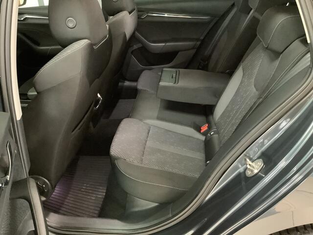 Skoda OCTAVIA Combi 1.4 TSI iV PHEV Business Edition Trekhaak tegen meerprijs Géén bijkomende afleverkosten, wel 12 maanden Bovag garantie