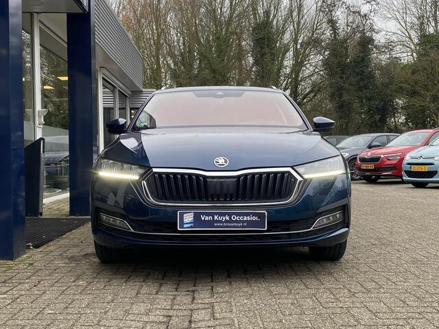 Skoda OCTAVIA Combi 1.5 e-TSI Business Edition Plus / Automaat / NL-Auto / 150 PK / Apple-Carplay & Android-Auto / Adaptive Cruise-Control / Draadloze-Telefoonlader / Climate-Control / DAB Radio-Bluetooth / Navi / Keyless / Dodehoek-Detectie / Wegklapbare-Trekhaak / PD