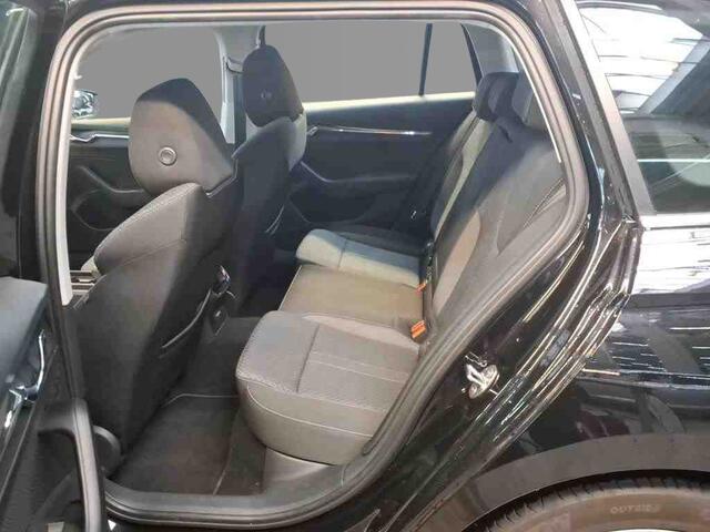 Skoda OCTAVIA Combi 1.5 eTSI 150pk Automaat Style / Panoramadak / Head Up / Memory / Wordt Verwacht