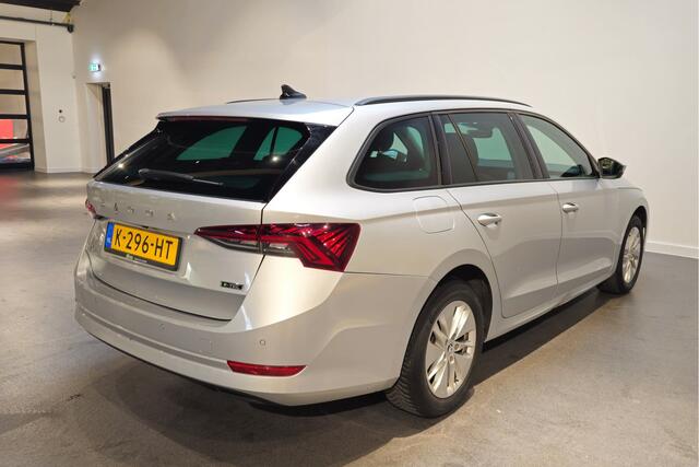 Skoda OCTAVIA Combi 1.0 e-TSI Business Edition - Apple Carplay/Android Auto - Achteruitrijcamera - Navi