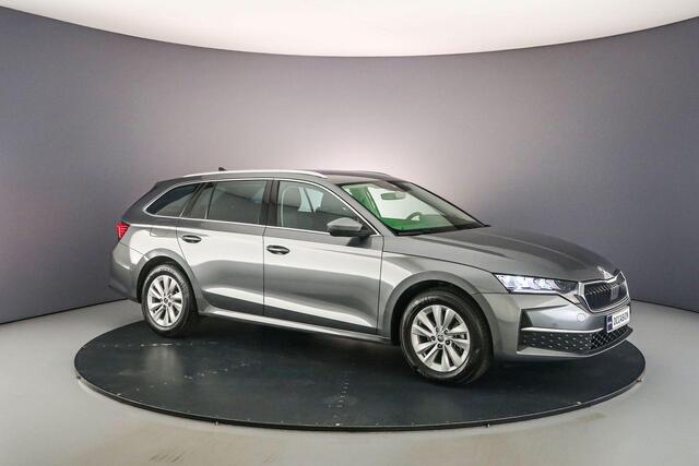 Skoda OCTAVIA Combi Business Edition 1.5 eTSI 115pk DSG Automaat Adaptive cruise control, Achteruitrijcamera, Elektrische achterklep, Navigatie, Parkeersensoren, LED verlichting