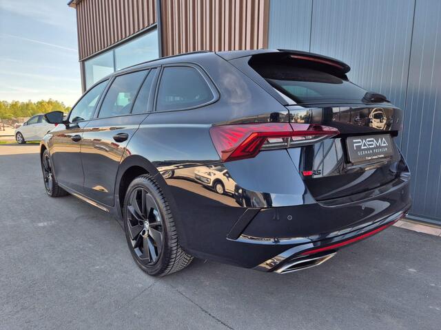 Skoda OCTAVIA Combi 1.4 TSI RS iV PHEV Business | Matrix | Carplay | Stuur - stoelverw.