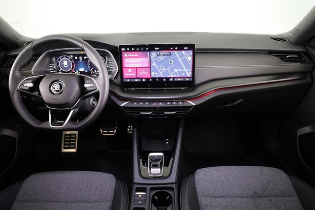 Skoda OCTAVIA Combi 1.5 TSI MHEV Sportline Business Led Matrix | 19 inch | Black pakket | Panoramadak | Elek. stoel | Stoelverwarming voor + achter | Travel Assist | Adaptive Cruise