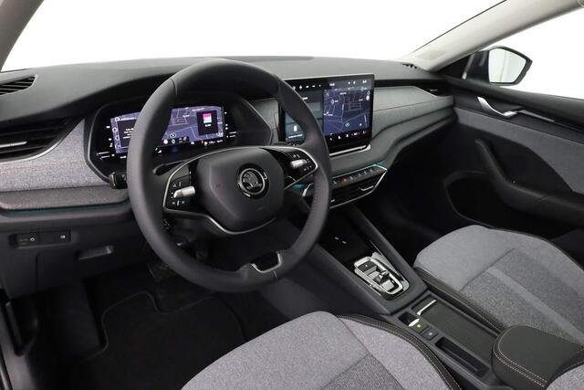 Skoda OCTAVIA First Edition 1.5 TSI m-HEV 85 kW / 115 pk Automaat | Adaptive Cruise control | Lane assist | Keyless Entry | Parkeer sensoren voor en achter | Acteruitrijcamera|