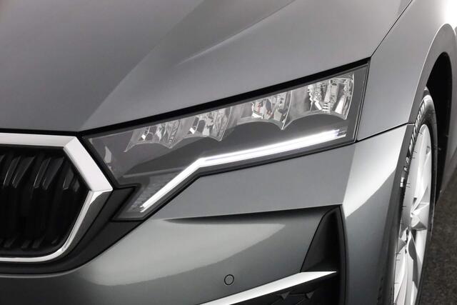 Skoda OCTAVIA First Edition 1.5 TSI m-HEV 85 kW / 115 pk Automaat | Adaptive Cruise control | Lane assist | Keyless Entry | Parkeer sensoren voor en achter | Acteruitrijcamera|