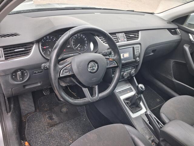 Skoda OCTAVIA Combi 1.6 TDI Greentech Ambition Business | Nieuw Binnen! | Trekhaak | Stoelverwarming | Navigatie