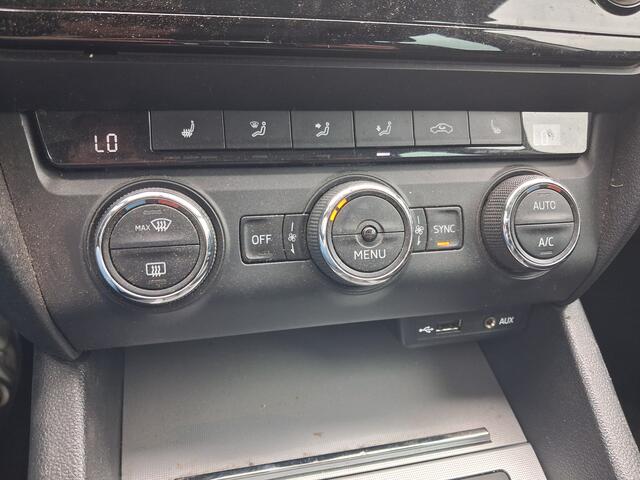 Skoda OCTAVIA Combi 1.6 TDI Greentech Ambition Business | Nieuw Binnen! | Trekhaak | Stoelverwarming | Navigatie