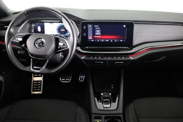 Skoda OCTAVIA Combi 1.4 TSI iV PHEV Sportline Business 204pk Plug in Hybrid | Navigatie | 18 inch Lichtmetalen velgen | Travel Pakket