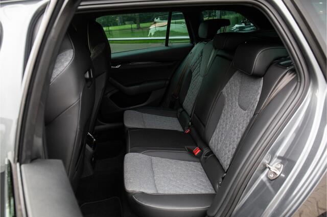 Skoda OCTAVIA Combi 1.5 TSI MHEV Sportline Business , Adap. cruise, Virtual cockpit, Stuur/stoelverwarming,