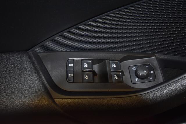 Skoda OCTAVIA Combi 1.5 e-TSI Sport Business , TREKHAAK , VIRTUAL COCKPIET , ZW HEMEL , LED KOPL ,