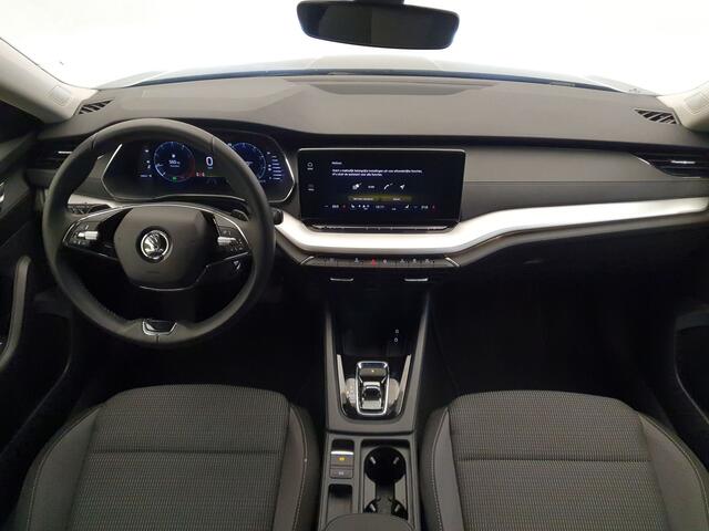 Skoda OCTAVIA Combi 1.0 e-TSI 110pk DSG/AUT Business Edition Camera, Cruise control, Virtual cockpit