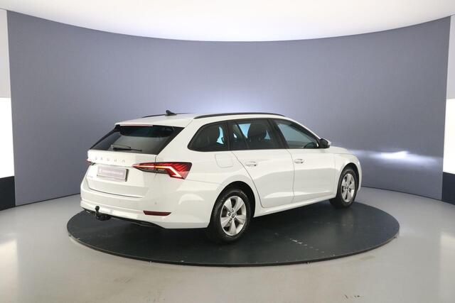 Skoda OCTAVIA Combi Business Edition 1.0 TSI 110pk Trekhaak, Elektrische achterklep, Cruise control, Navigatie, Parkeersensoren, Airco, Stoelverwarming, App connect, LED koplampen