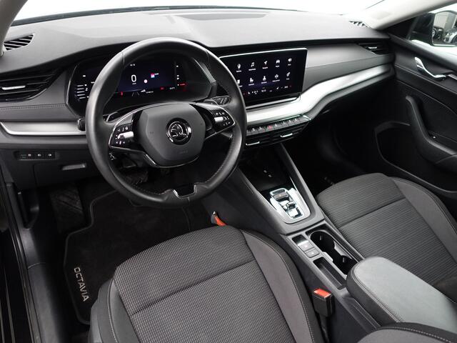 Skoda OCTAVIA Combi 1.0 e-TSI Business Edition Aut- Stuur/Stoelverwarming, Carplay, Android Auto, Sfeerverlichting, Camera, Ada Cruise