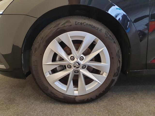 Skoda OCTAVIA Combi 1.0 e-TSI 110pk DSG/AUT Business Edition Wegklapbare trekhaak, Camera, Cruise control